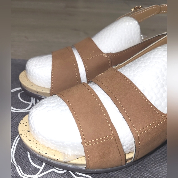 👡Macy's Brown Open Toe Wedges w/gold buckle **BUY 1 GET 1** - Picture 7 of 10